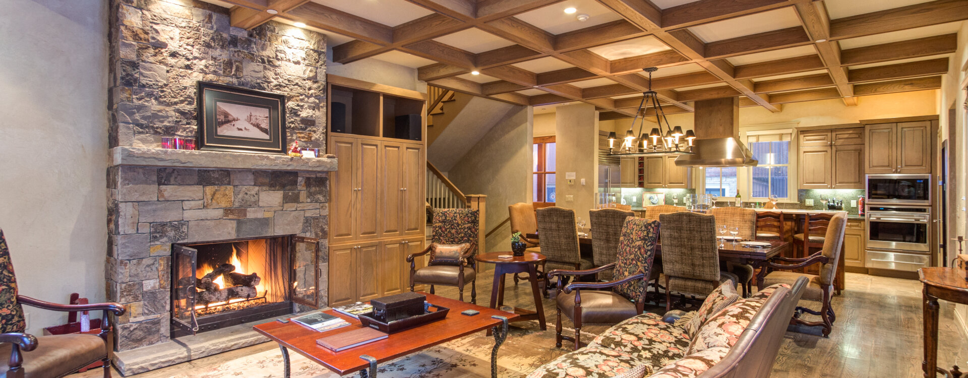 6-Telluride-211-South-Oak-Family-Room-2