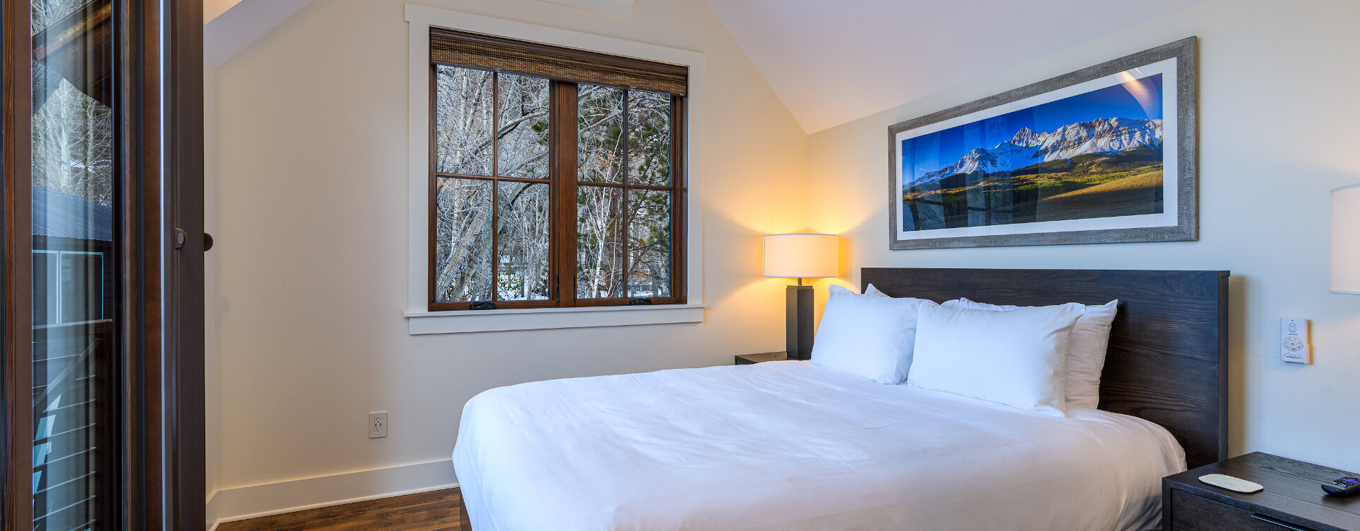 7.0-telluride-the-treehouse-guest-bedroom-2