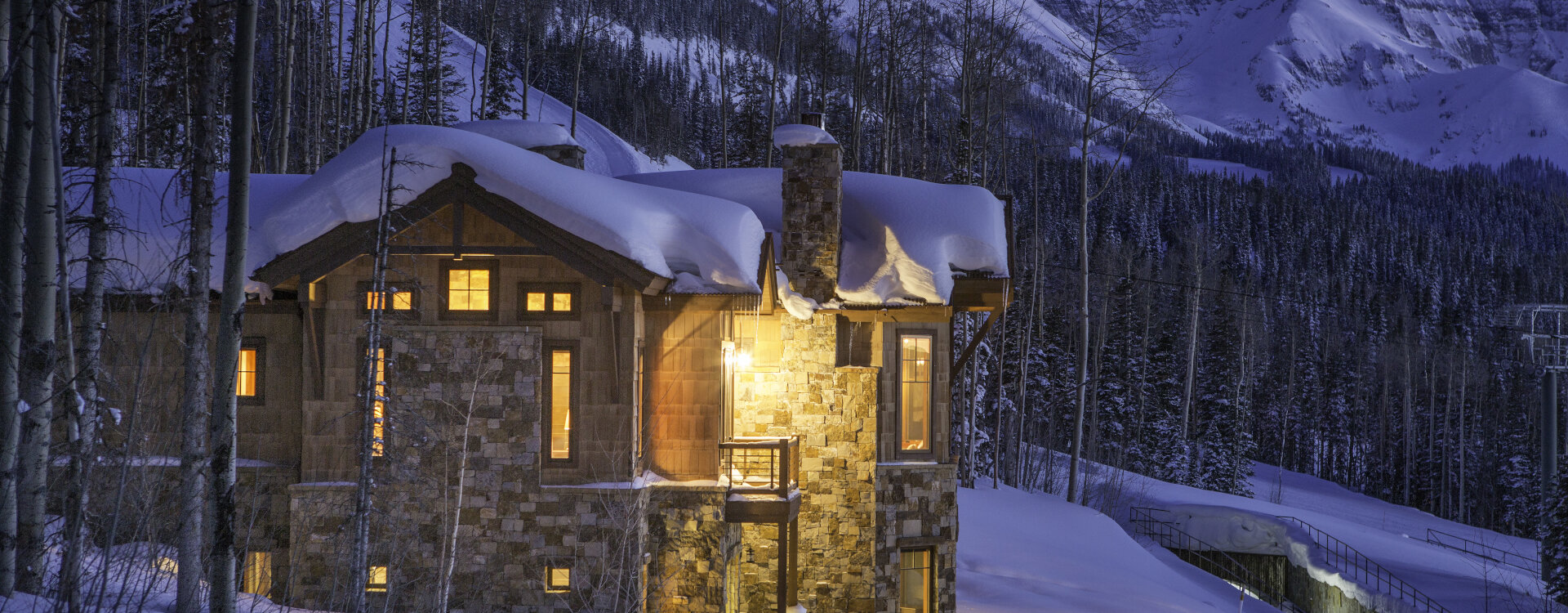 1.02-telluride-cabin-on-the-ridge-exterior-glow