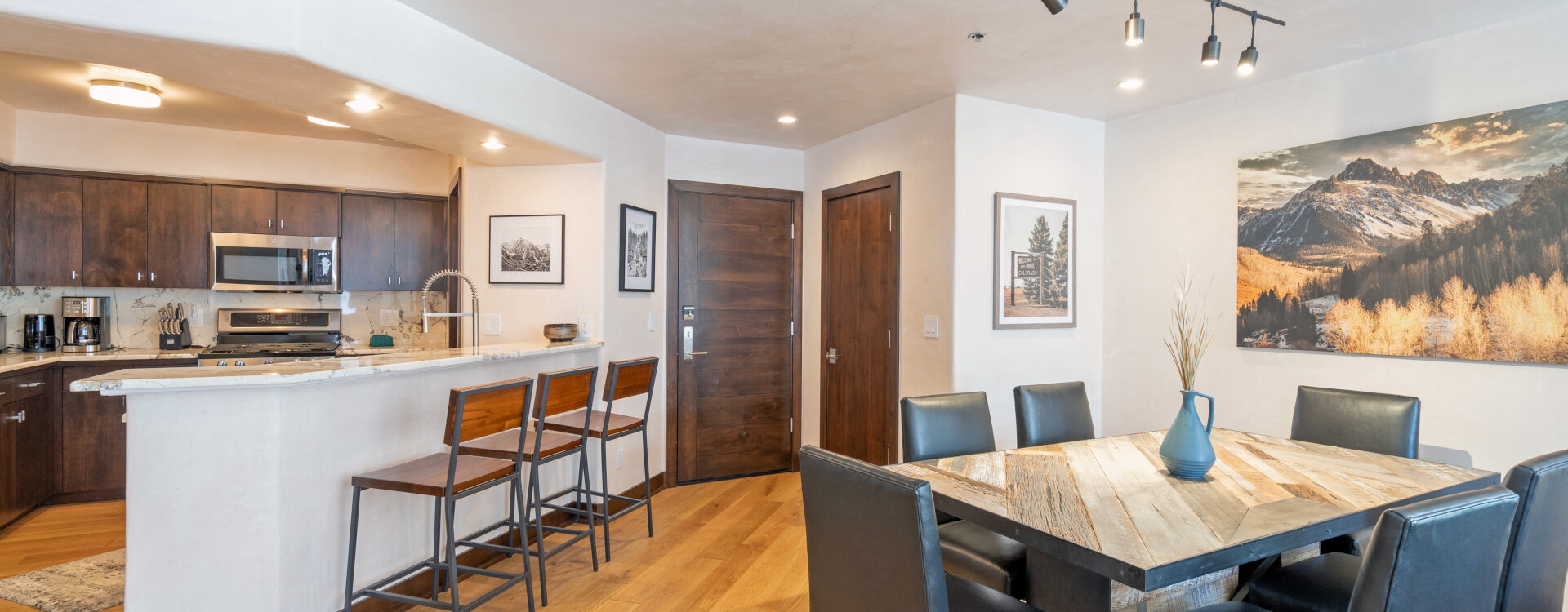 1.03-telluride-centrum-304-dining-room-kitchen