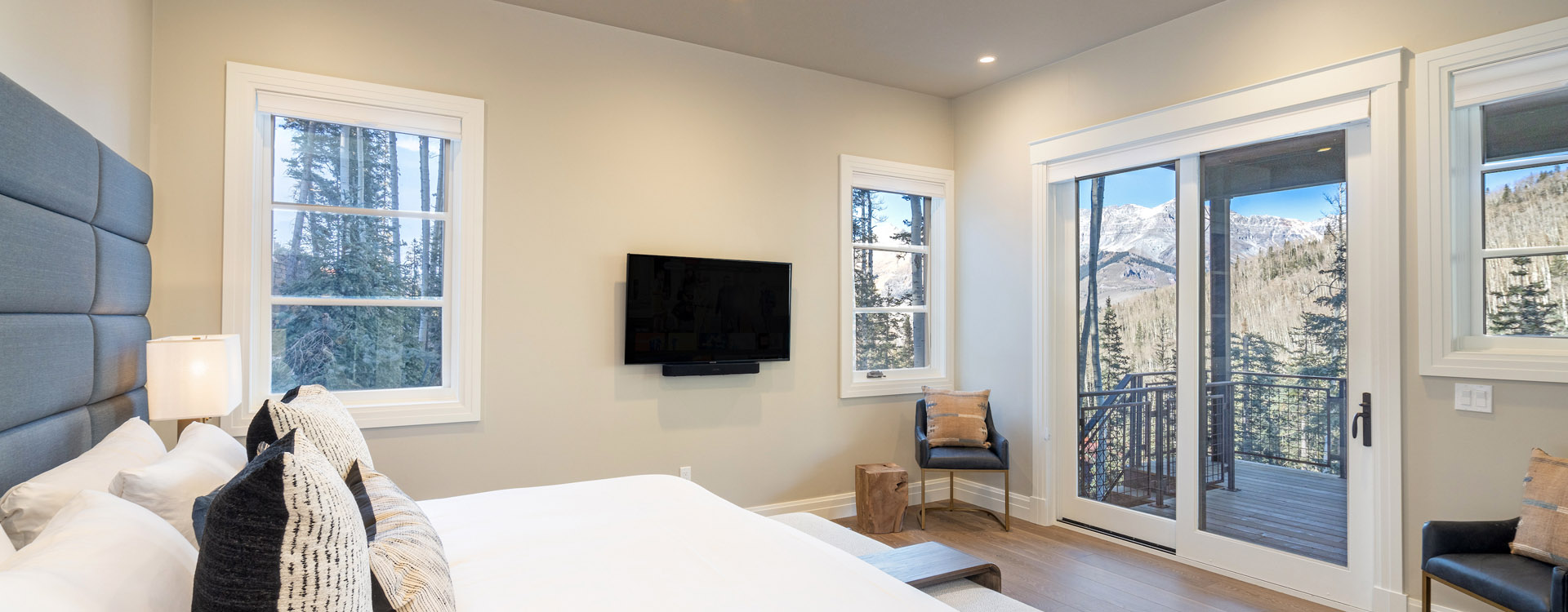 10.01-MV-Fire-and-Ice-Guest-Bedroom-2