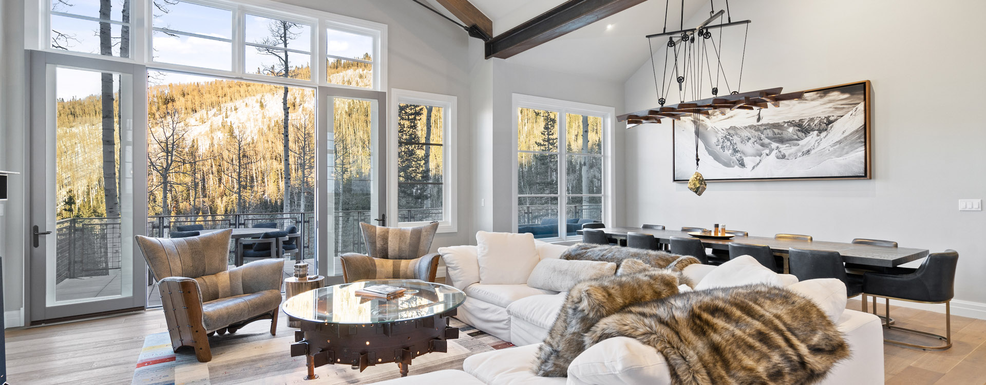 2.02-Fire-and-Ice-Mountain-Village-Vacation-Rental-Living-Room-11