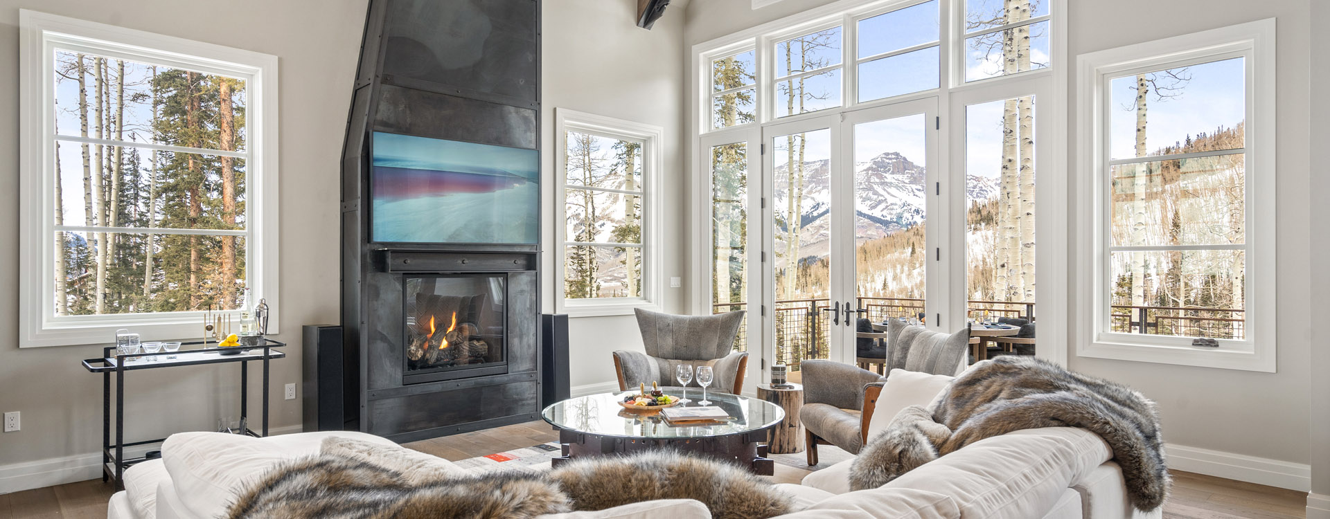 2.04-Fire-and-Ice-Mountain-Village-Vacation-Rental-Living-Room-12