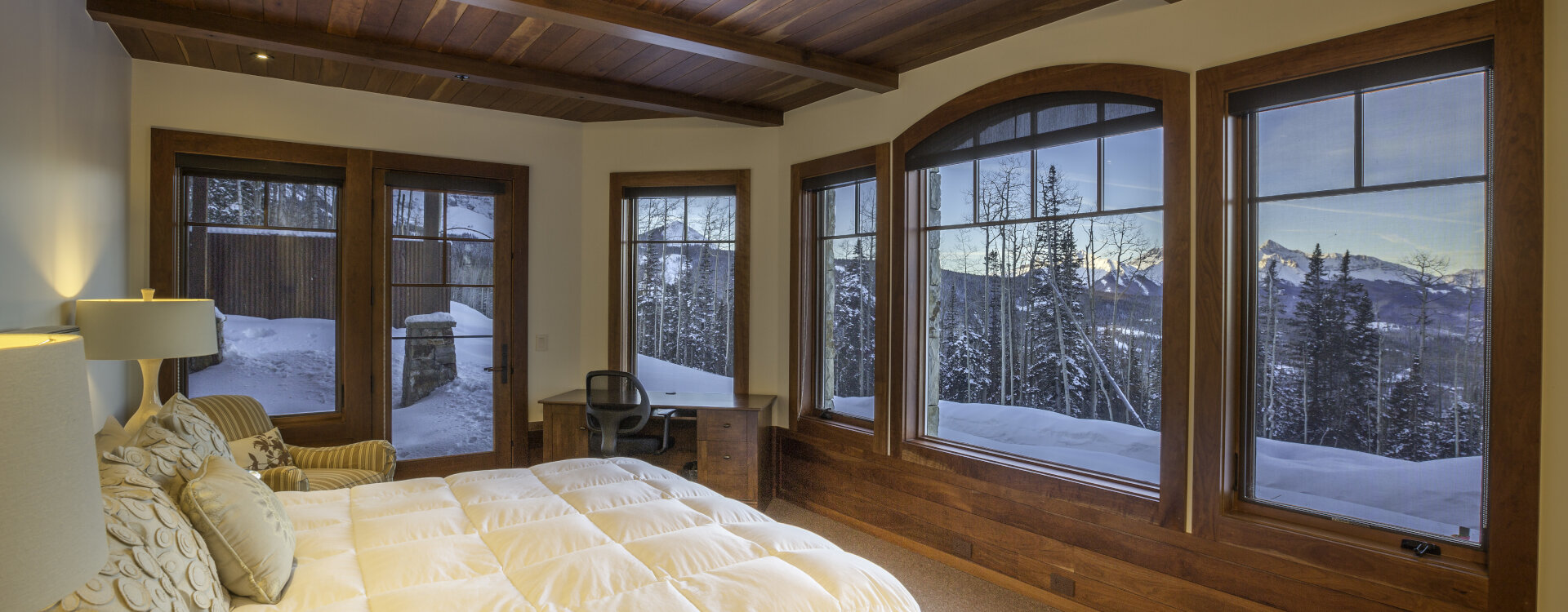 8.01-telluride-cabin-on-the-ridge-guest-bedroom-1