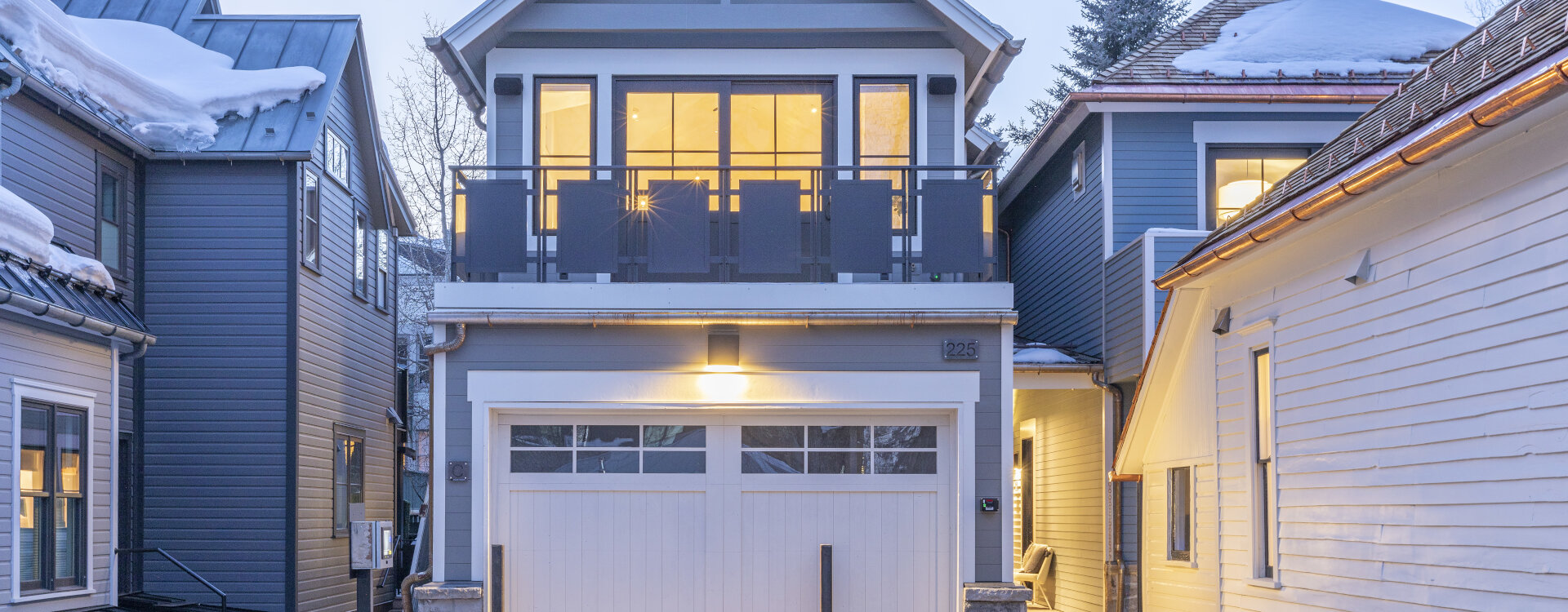 1.01-telluride-oak-at-the-gondola-exterior-glow