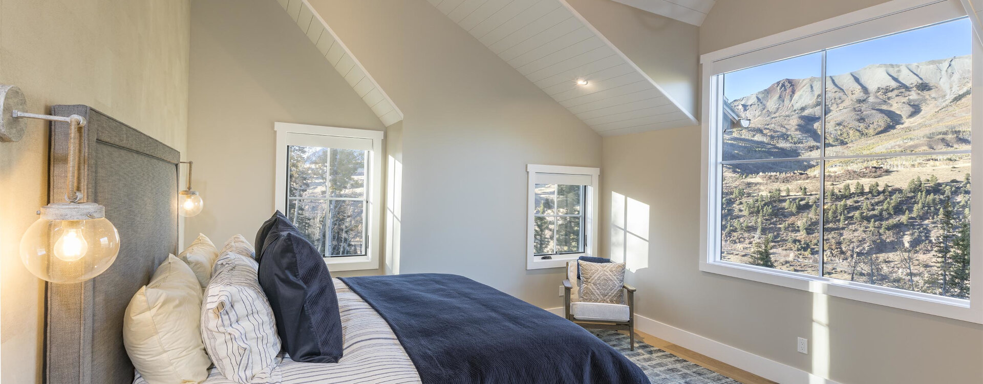 12-Telluride-Overlook-Haus-Master-Bedroom