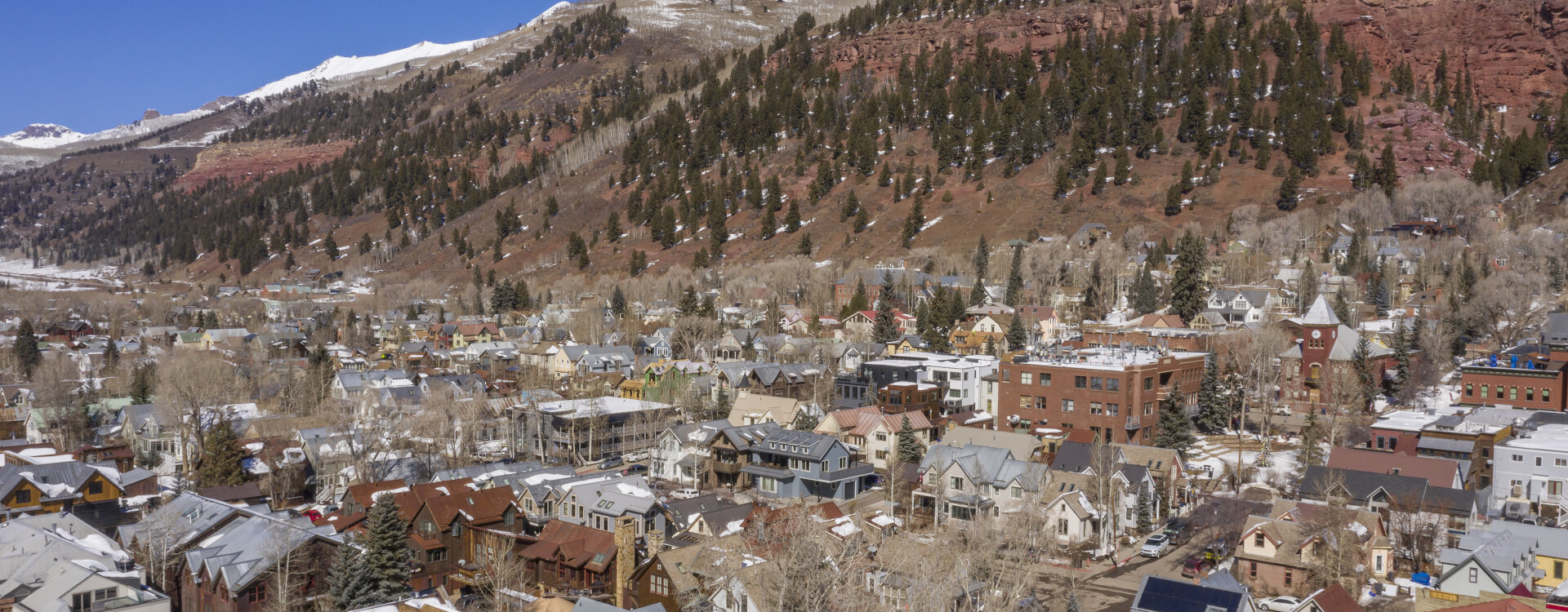 16.01-telluride-oak-at-the-gondola-drone-town