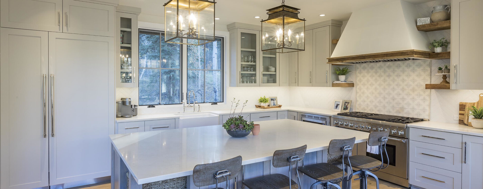 6-Telluride-Overlook-Haus-Kitchen-Angle