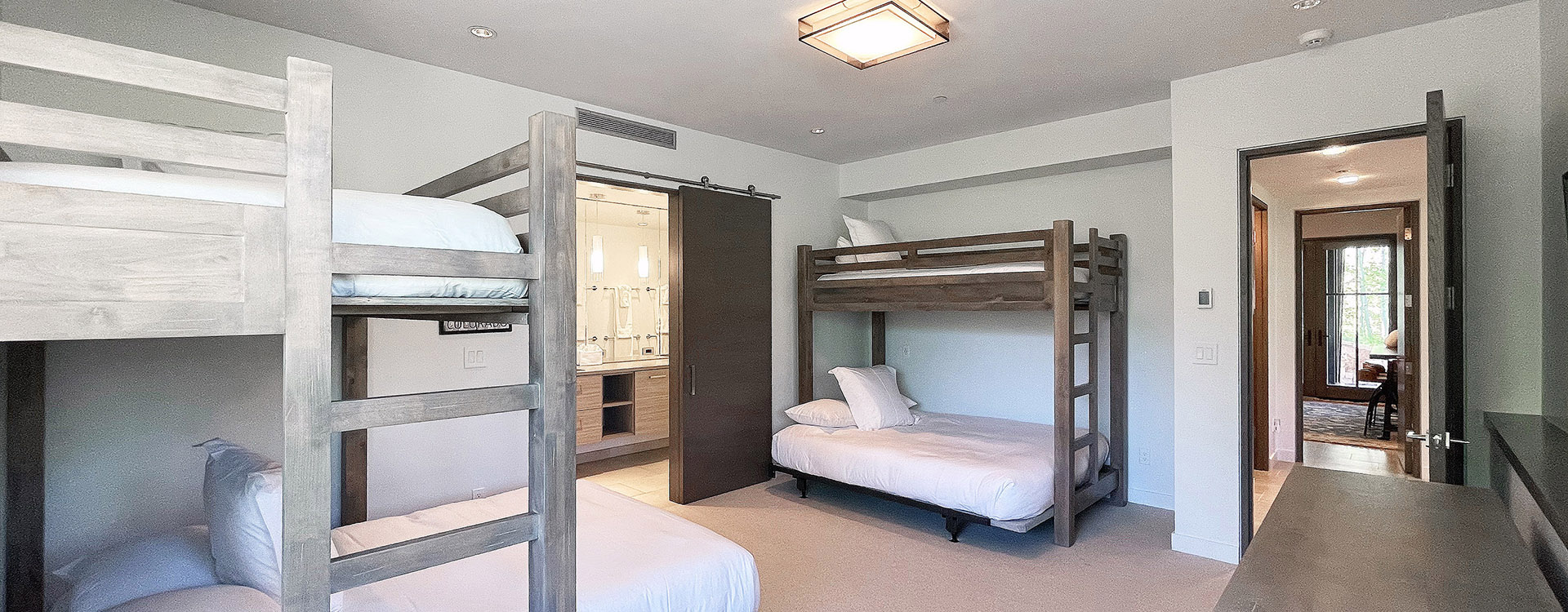 10.01-telluride-open-oasis-bunk-room