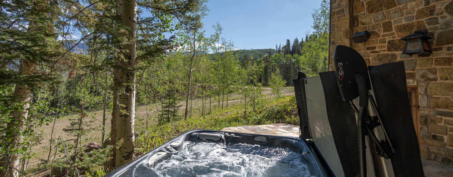 10.06-telluride-picture-perfect-hot-tub