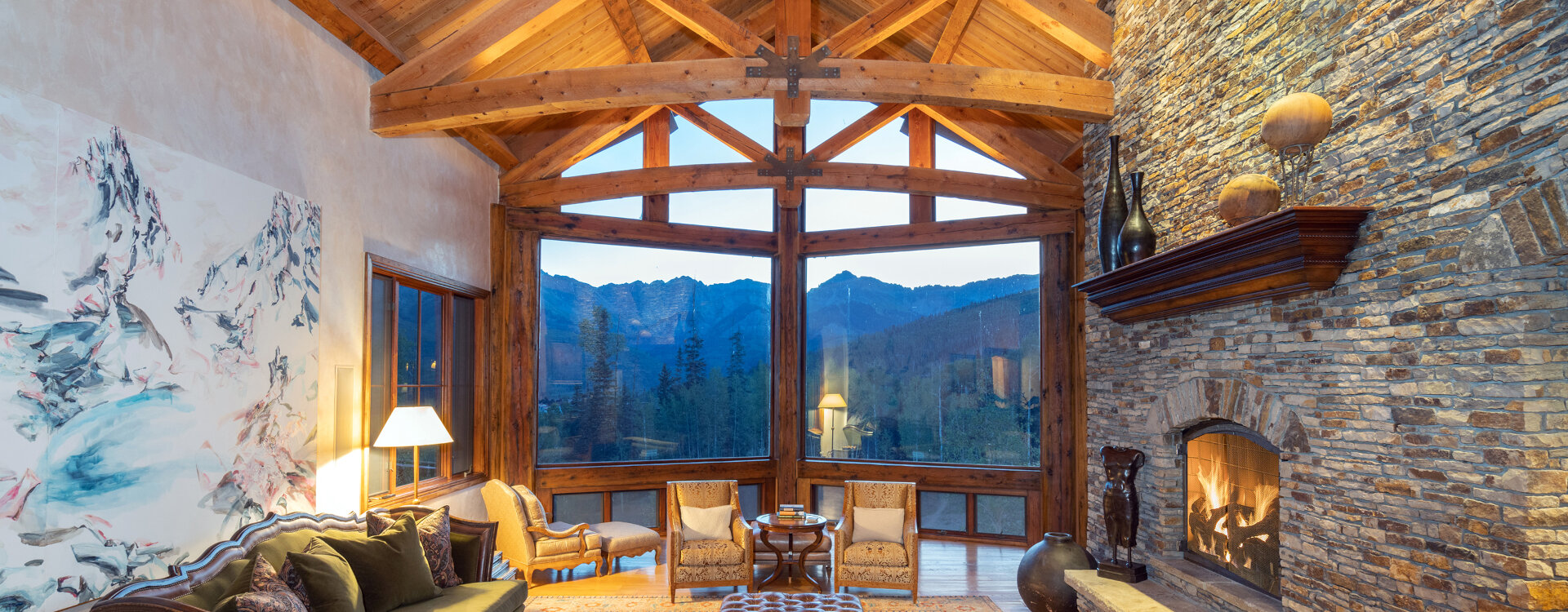 2.01-telluride-picture-perfect-living-room-view-glow