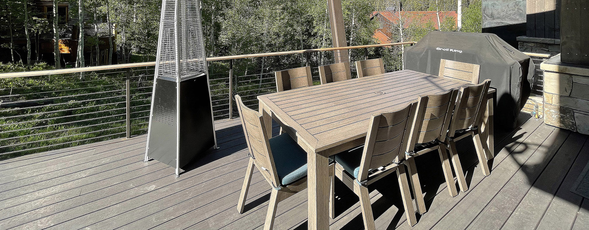 2.08-telluride-open-oasis-back-deck-table