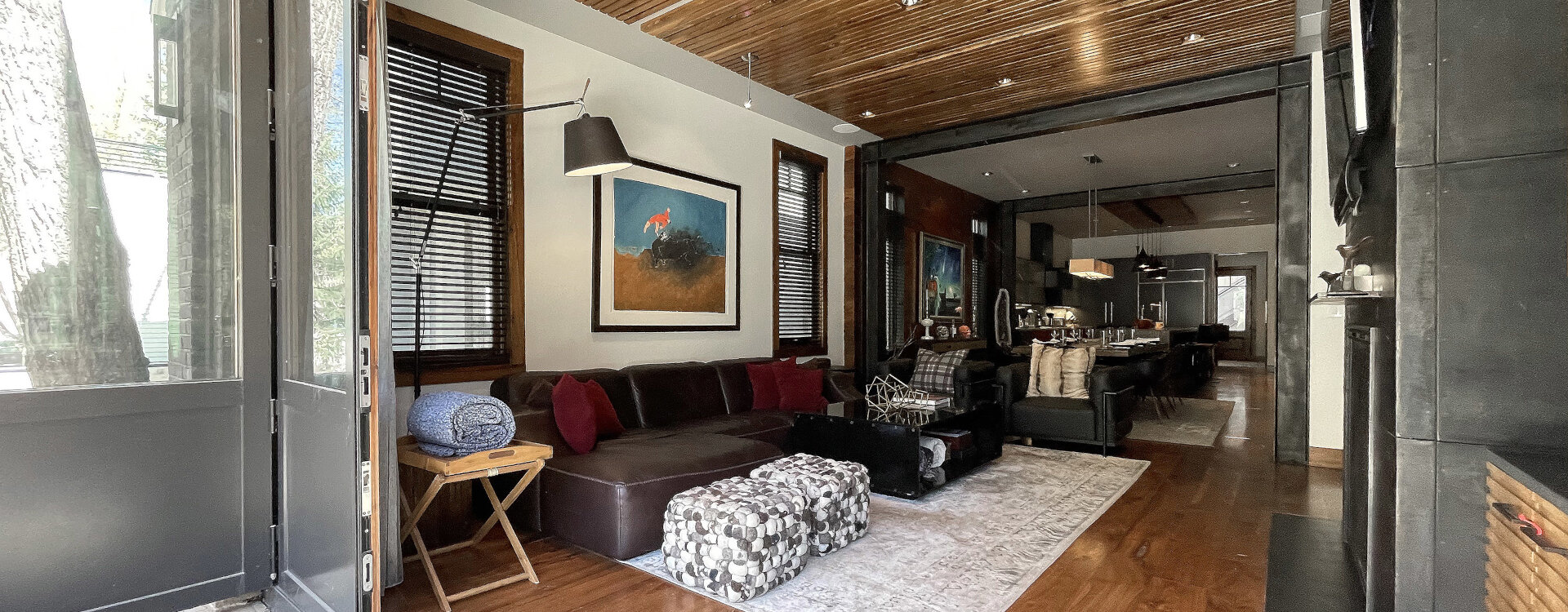 3.01-telluride-parkside-retreat-front-deck-livingroom