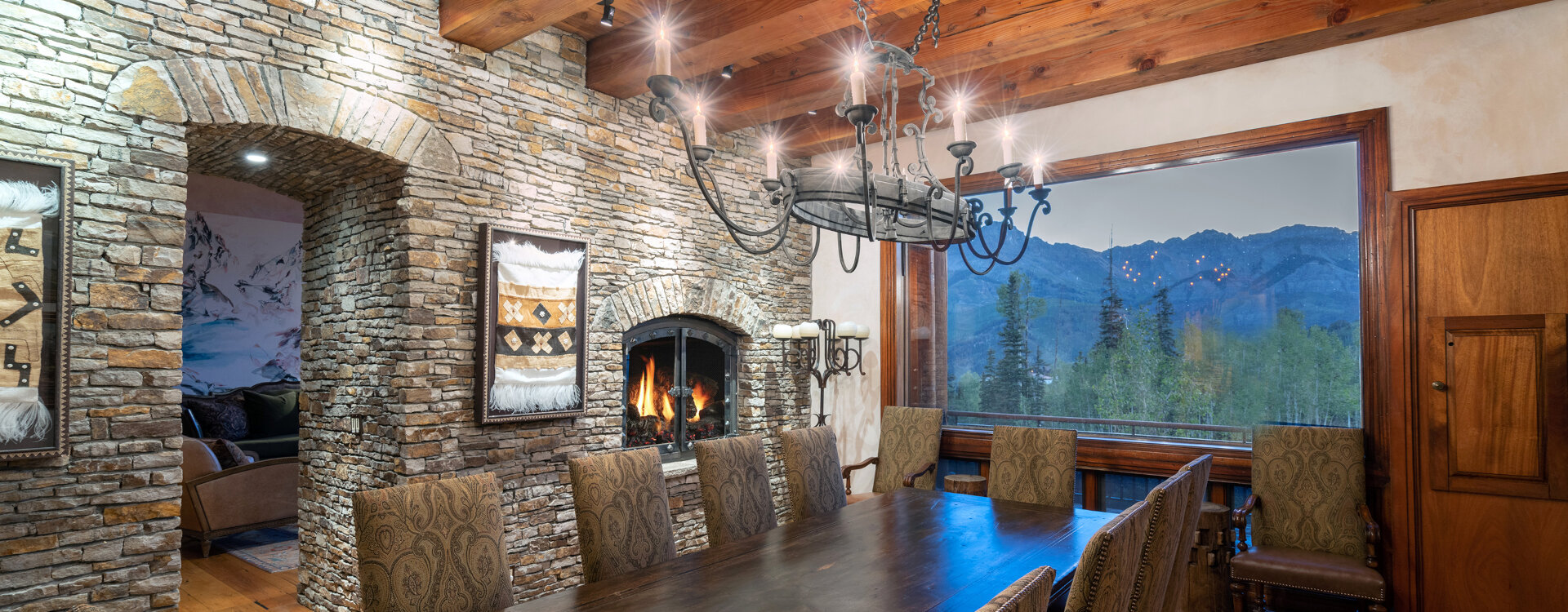 3.01-telluride-picture-perfect-dining-room