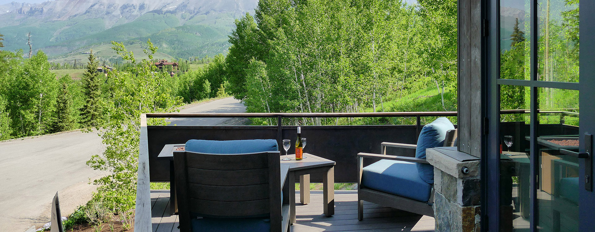 4.06-telluride-open-oasis-front-deck-view