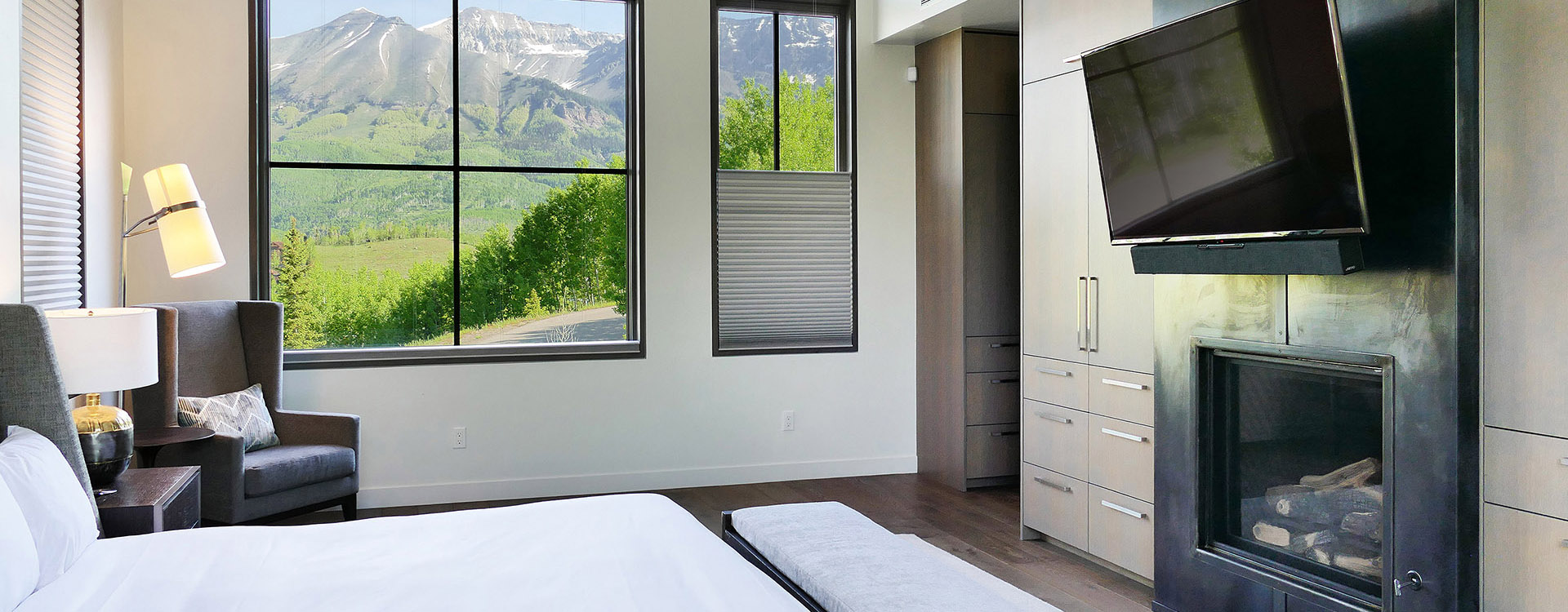 5.05-telluride-open-oasis-primary-bedroom