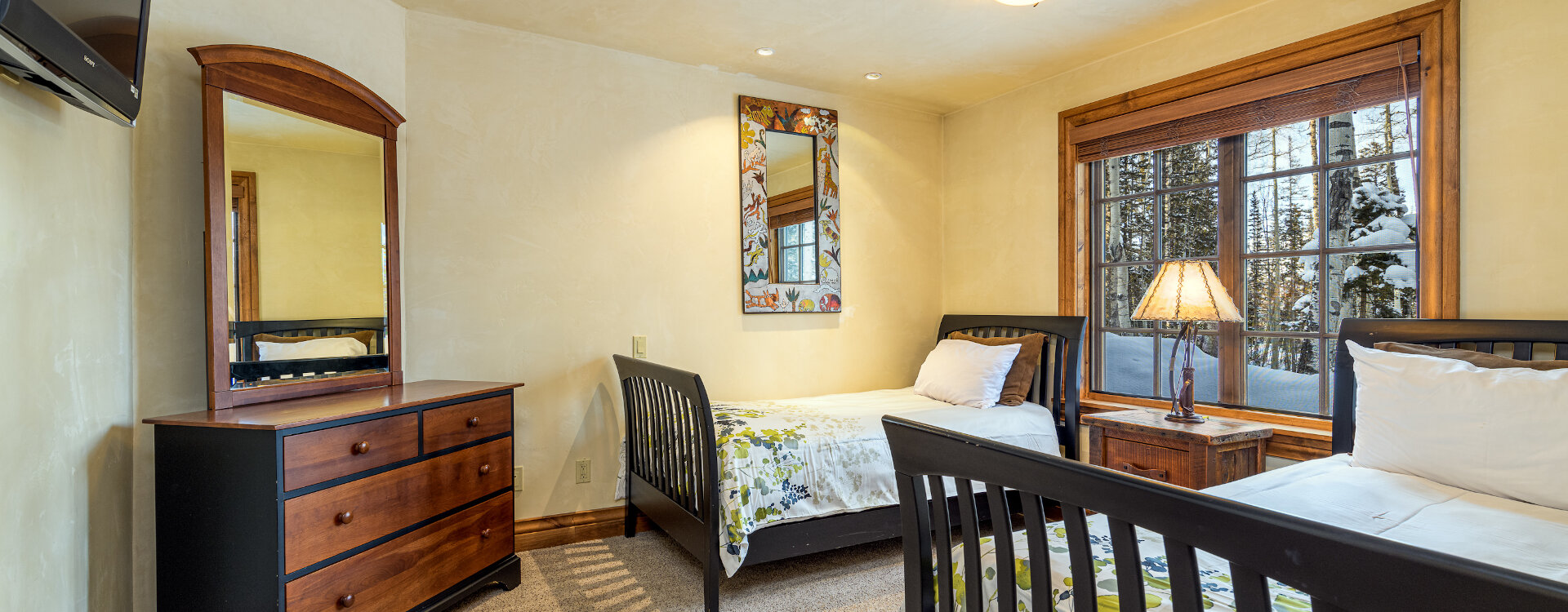 1.24-telluride-twin-elk-twins-guest-bedroom