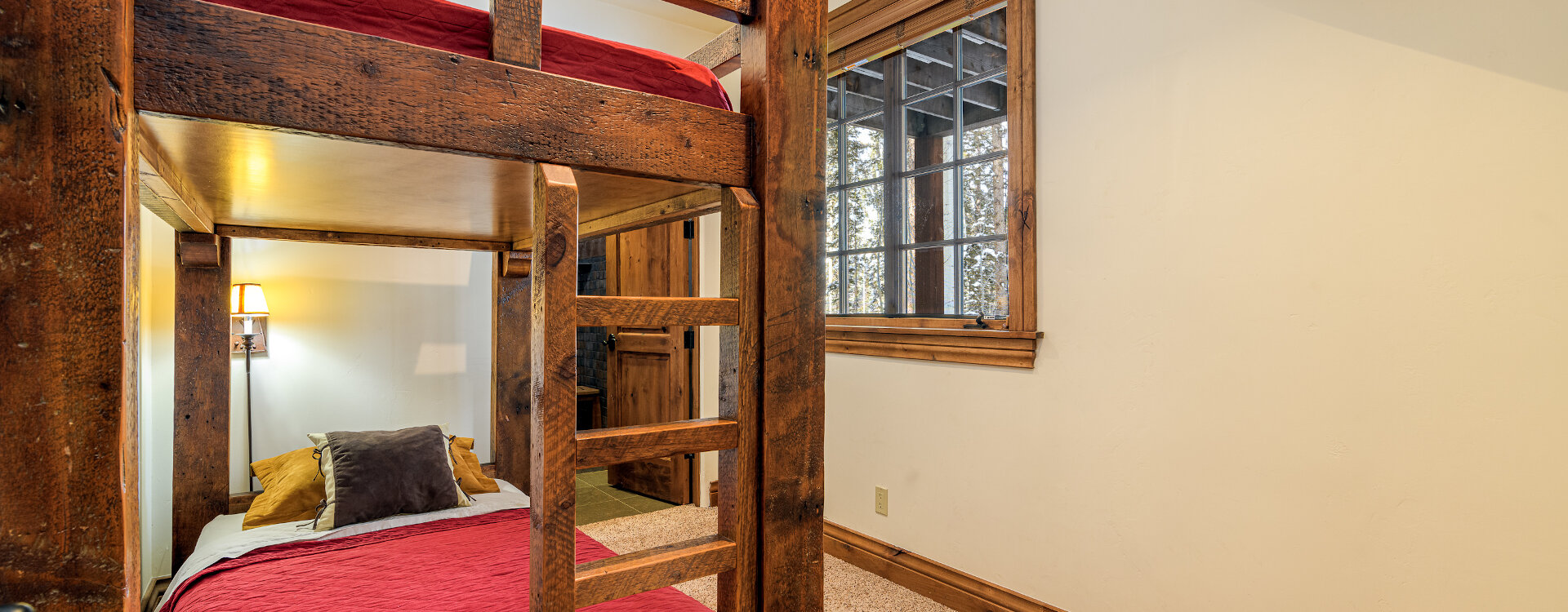 1.33-telluride-twin-elk-single-bunk-room