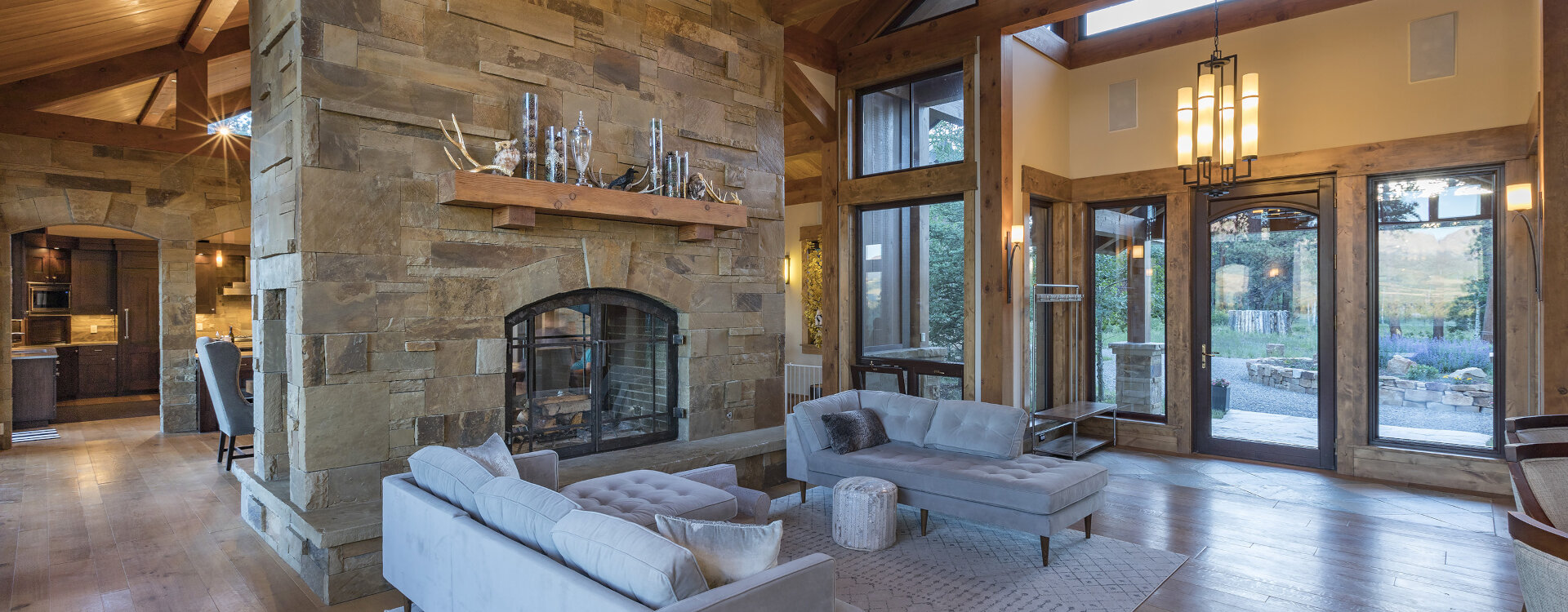 1.5-telluride-eagle_s-ridge-living-room-rev