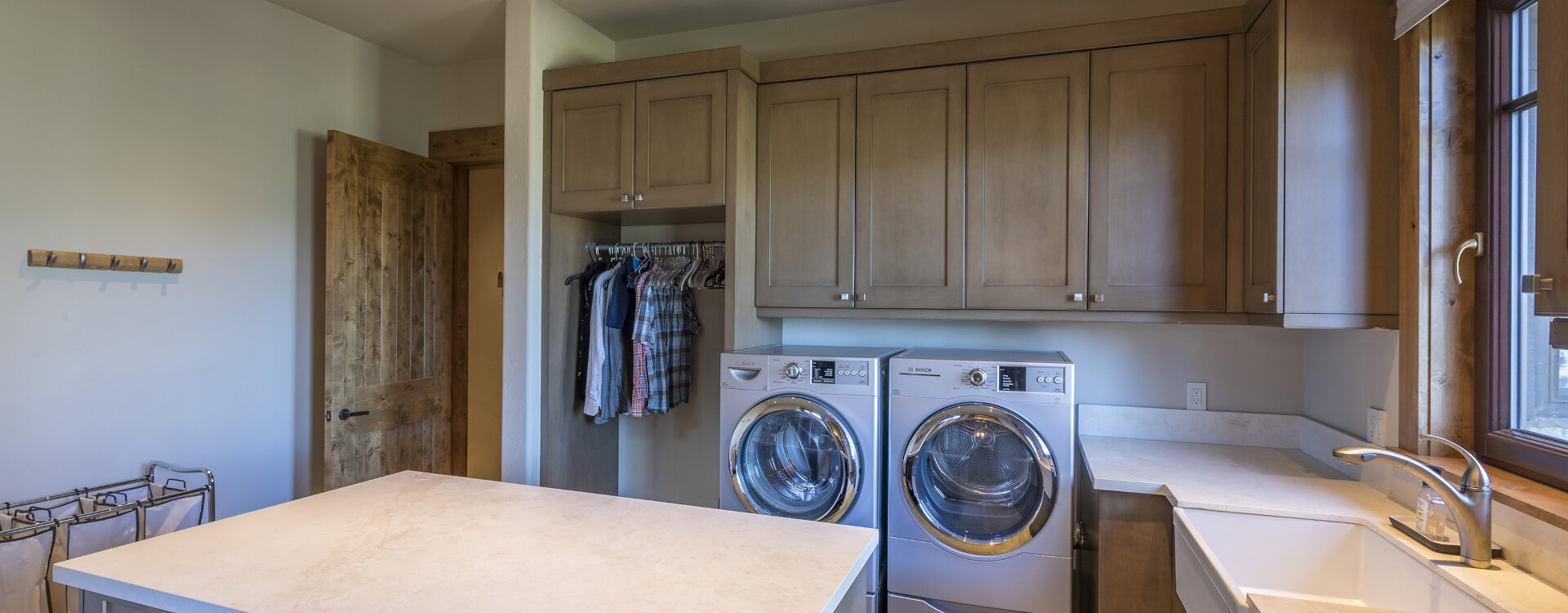 10.8-telluride-eagle_s-ridge-laundry