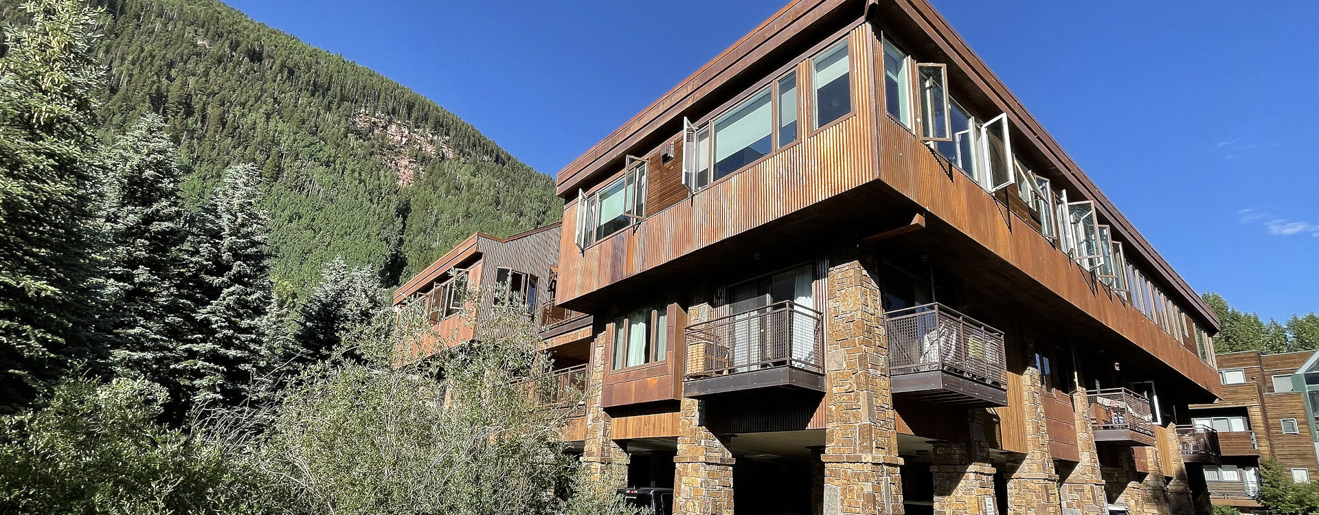 5.02-telluride-bear-creek-modern-4-exterior_3