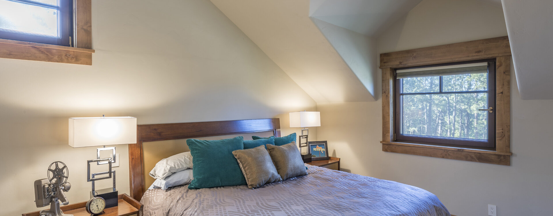 7-telluride-eagle_s-ridge-guest-room-1