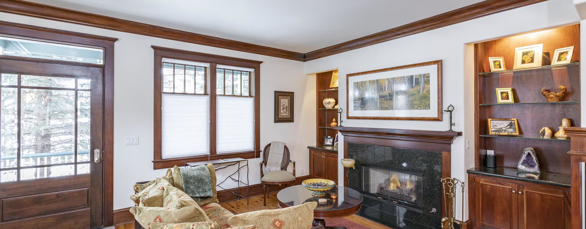 1-telluride-heritage-house-living-room-fire