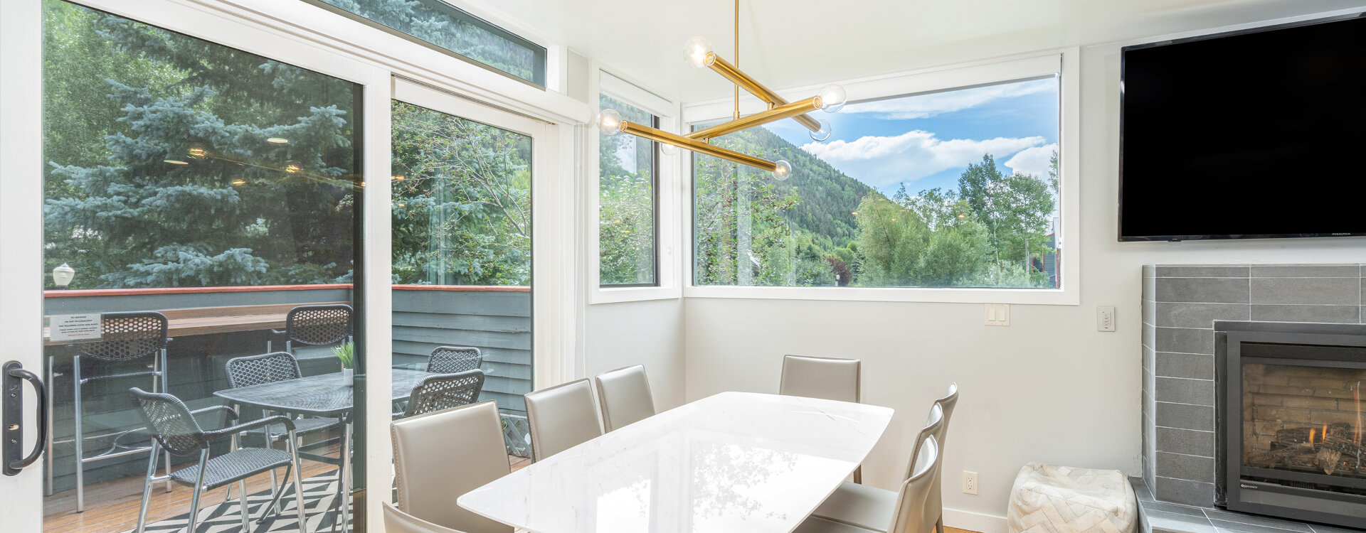 1.01-telluride-lift-7-lodge-dining-room