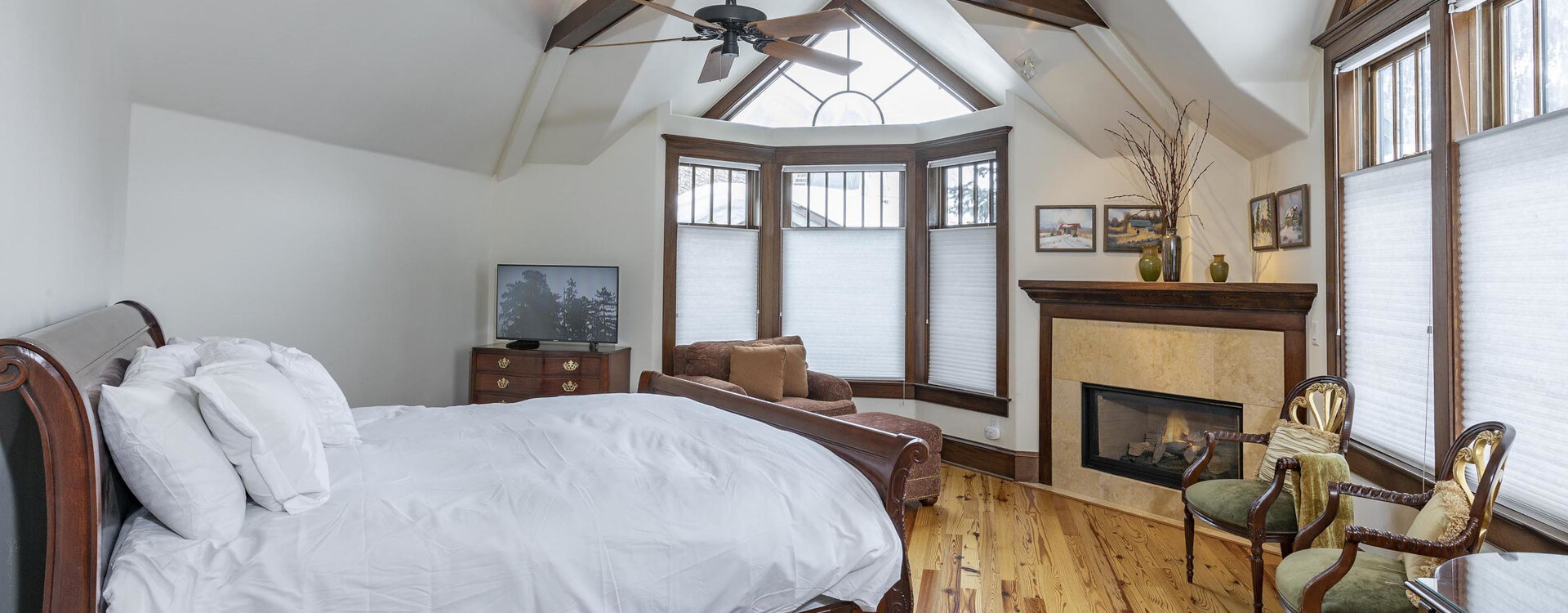 2.5-telluride-heritage-house-primary-suite