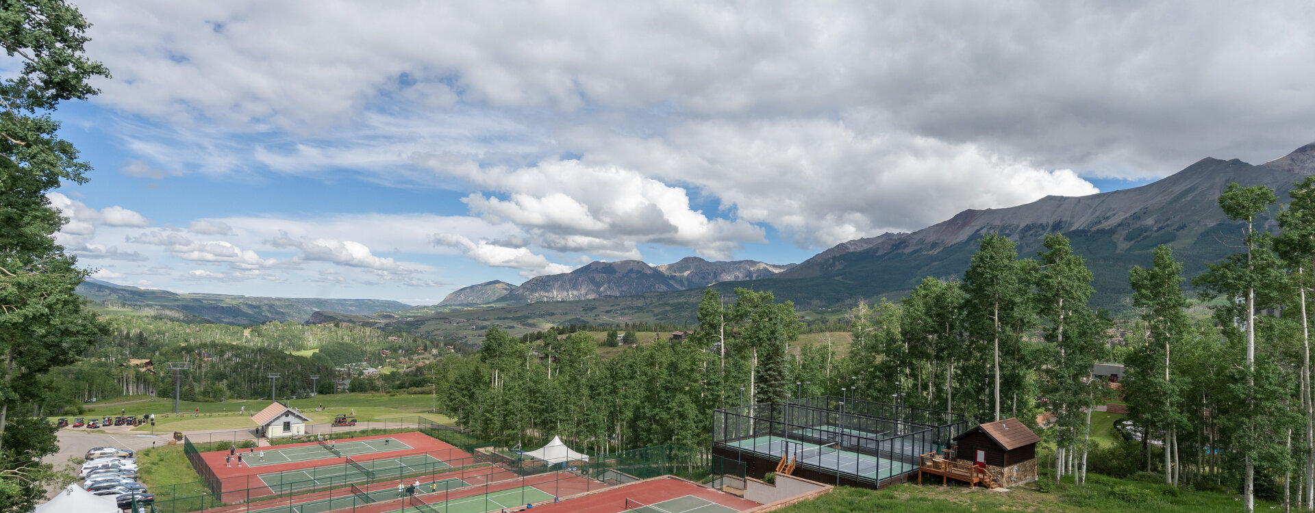 3.1-telluride-aspens-at-courcheval-deck-view