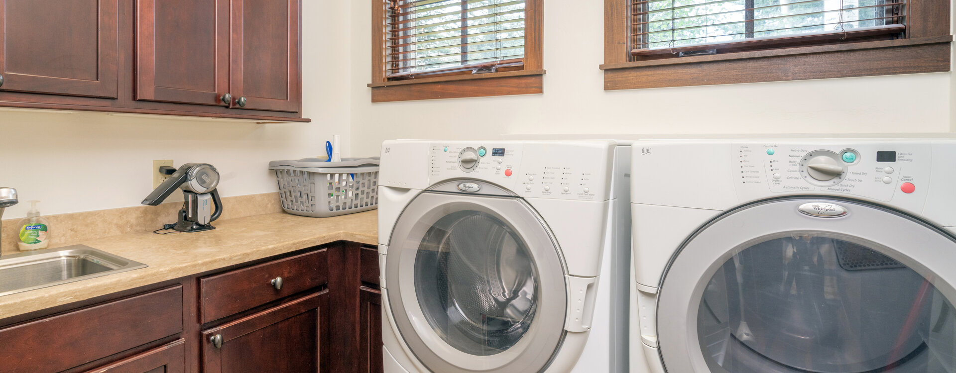 3.4-telluride-aspens-at-courcheval-laundry-room