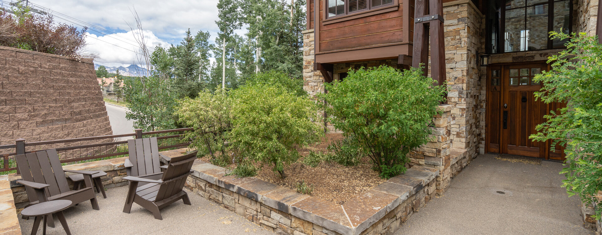 3.9-telluride-aspens-at-courcheval-patio