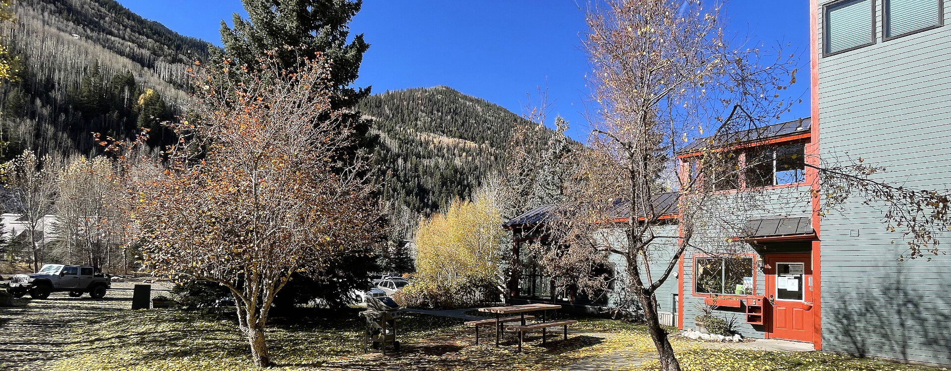 7.03-Telluride-Lift-7-Lodge-BBQ-Area-5