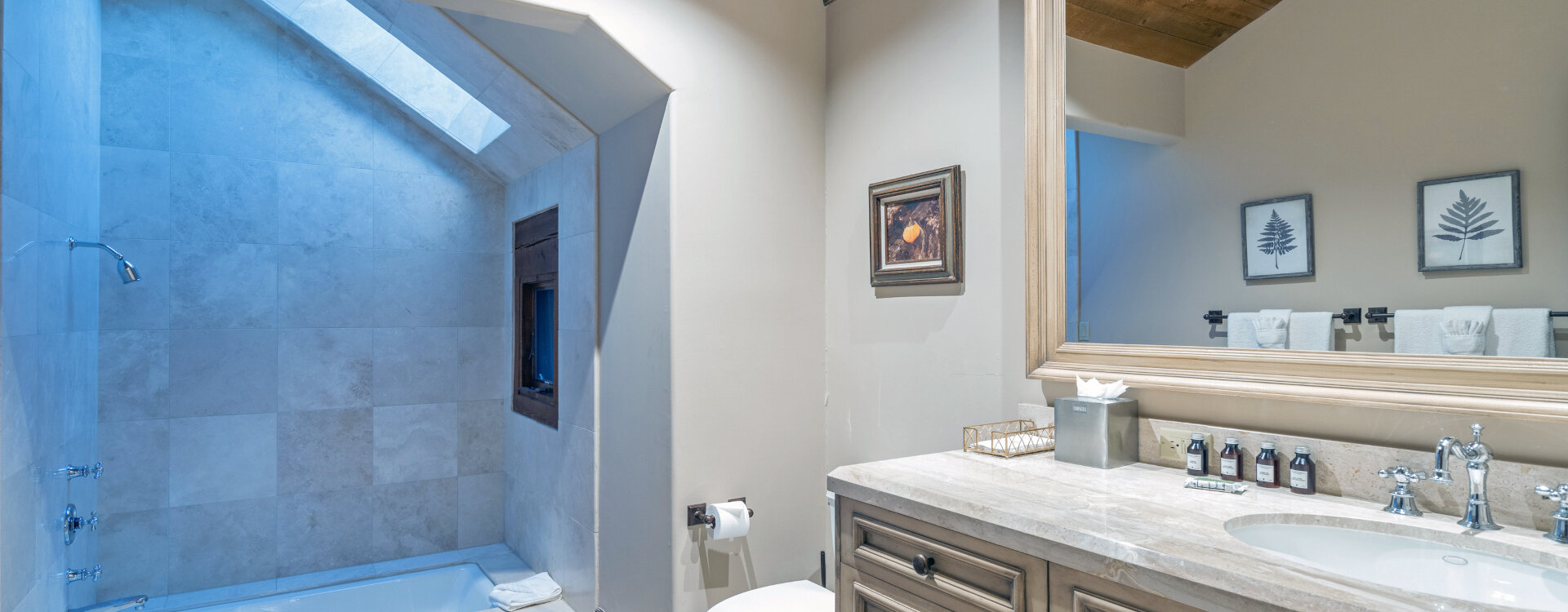 9.04-MV-Country-Club-Estate-Bathroom3