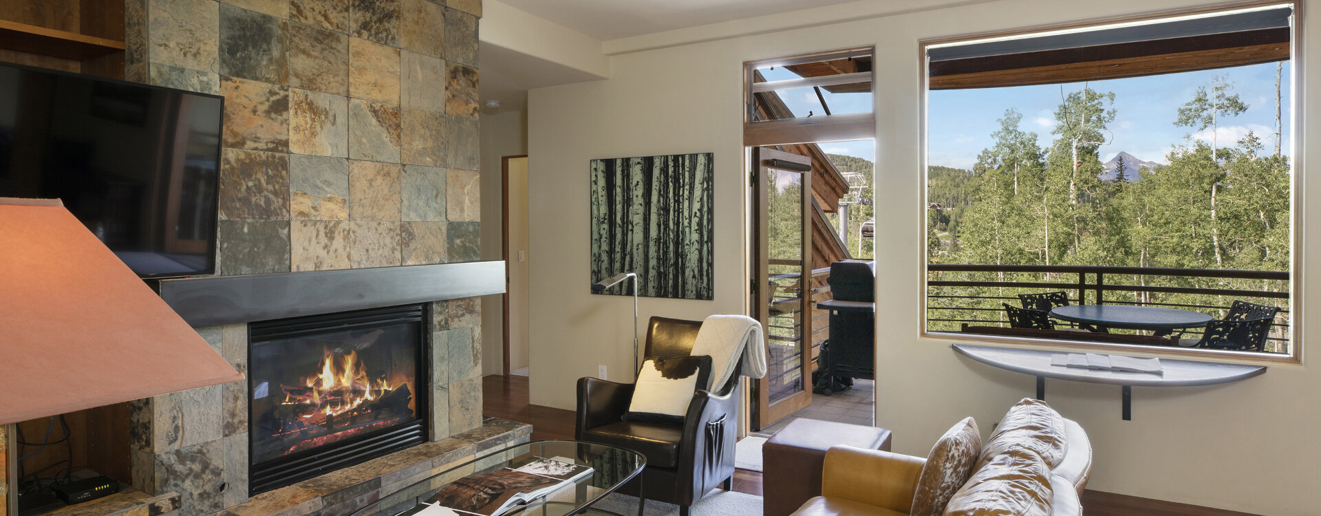 1-telluride-wilson-view-living-room-fireplace
