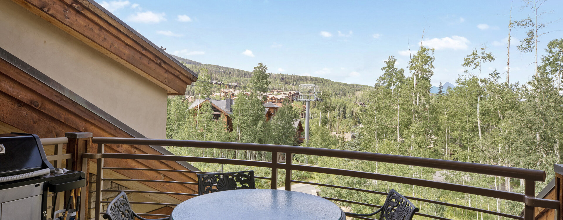 2.2-telluride-wilson-view-outside-dining-table-view