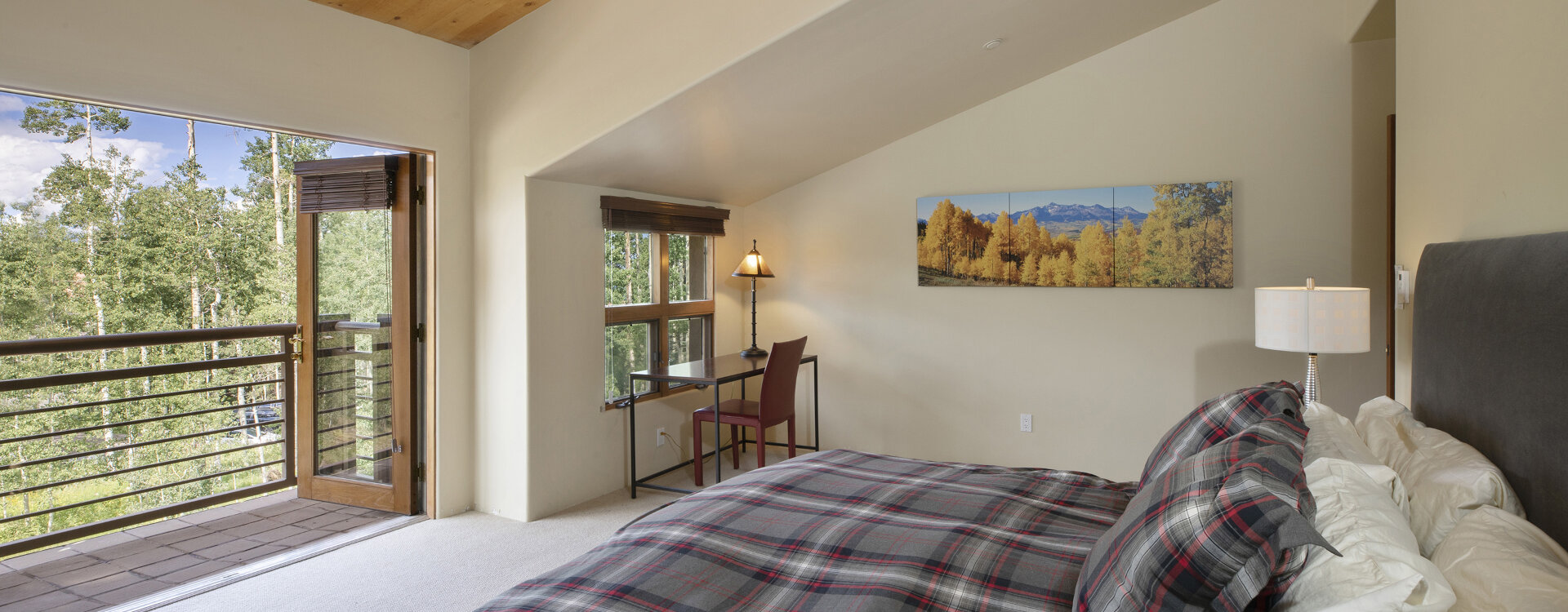 3.1-telluride-wilson-view-primary-bedroom-deck