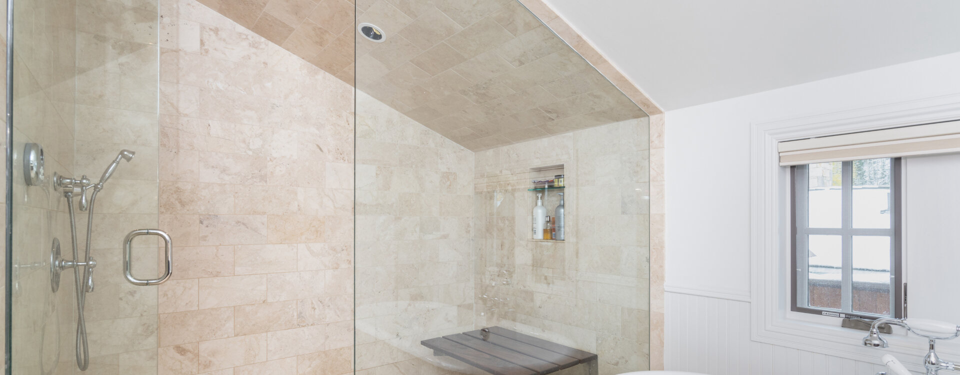 7.04-205-S-Oak-Primary-Suite-Bath-2