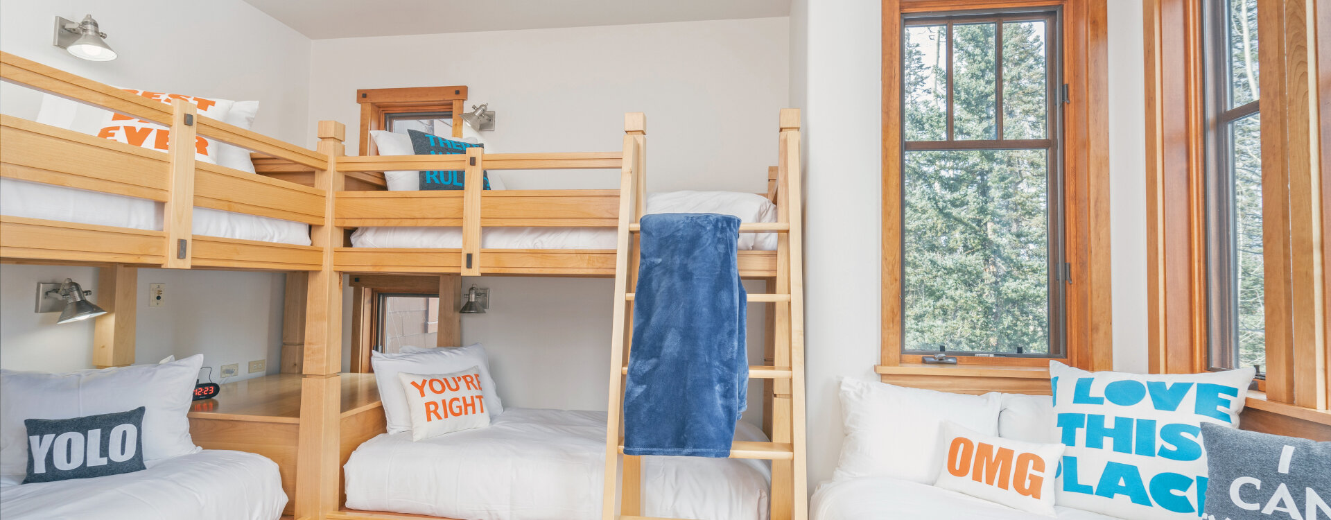 11.01-MV-Trailside-Nirvana-Bunk-Bedroom-1