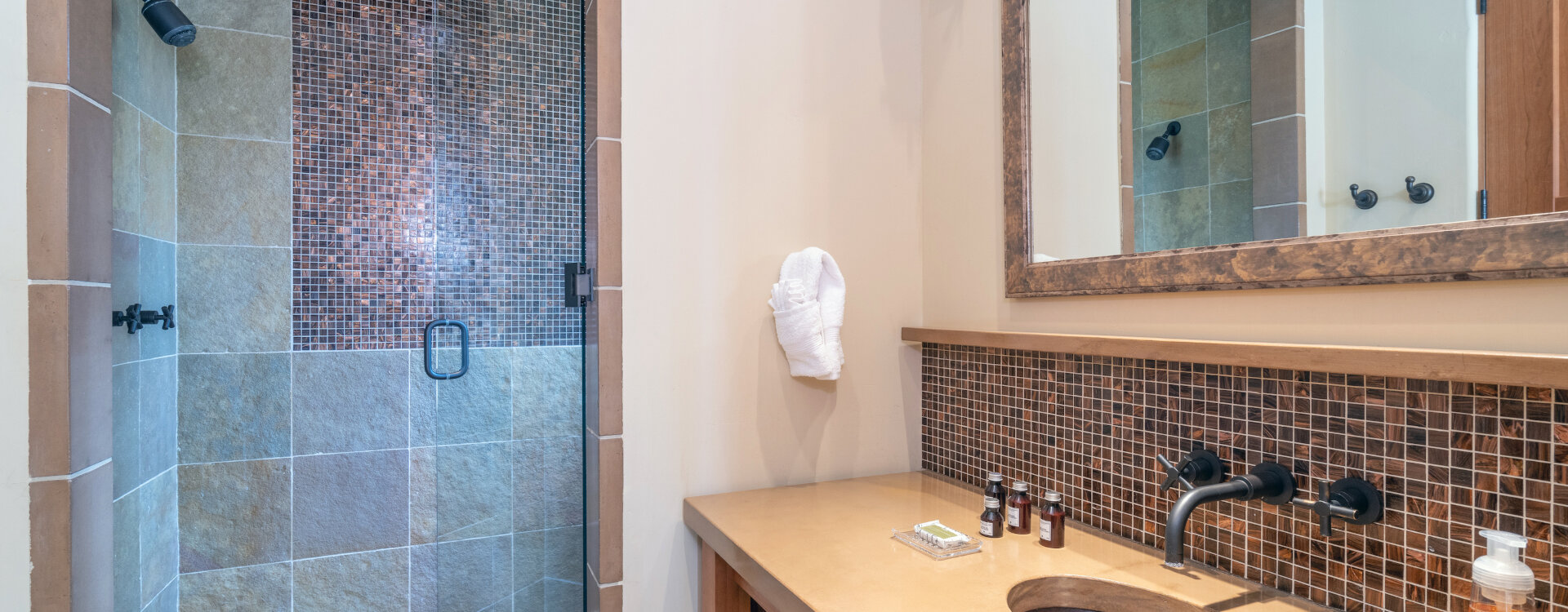12.02-MV-Trailside-Nirvana-Bathroom2