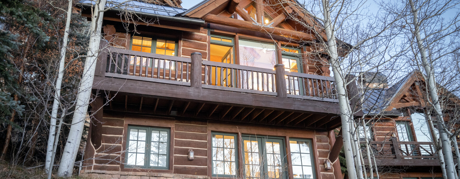 20.01-MV-See-Forever-Cabin-Exterior-Back-4