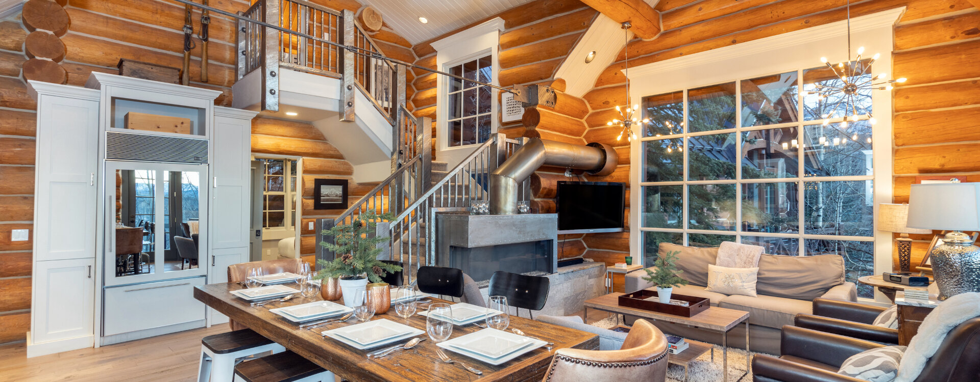 4.02-MV-See-Forever-Cabin-Dining-Area-1