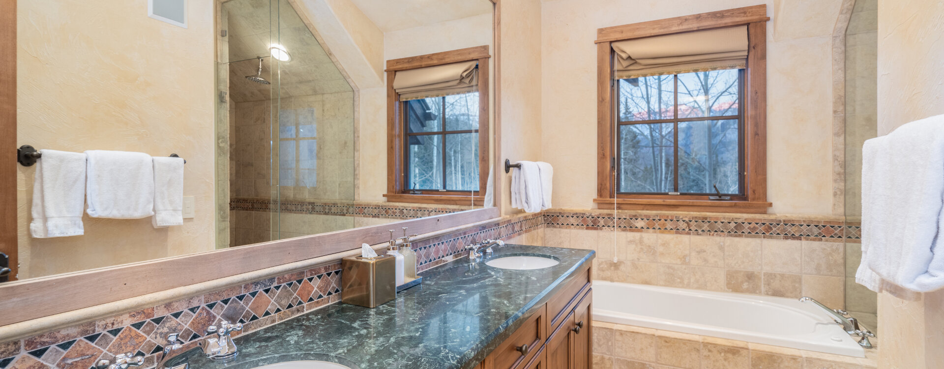 6.03-121-MV-San-Joaquin-Guest-Bathroom4