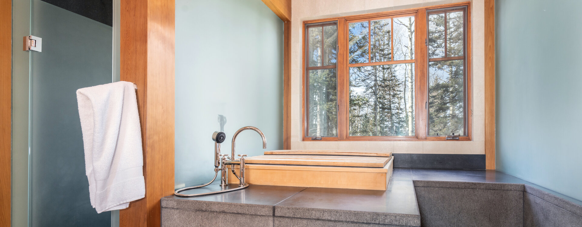 7.04-MV-Trailside-Nirvana-Primary-Suite-Bathroom-3