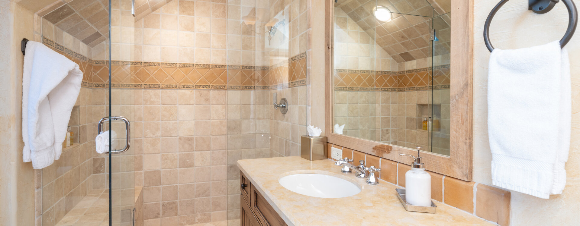 8.02-121-MV-San-Joaquin-Guest-Bathroom3