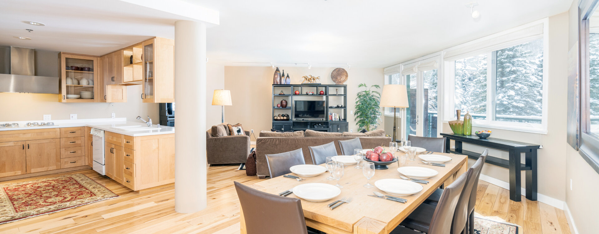 1.01-Telluride-Ice-House-220-Dining-Room-2
