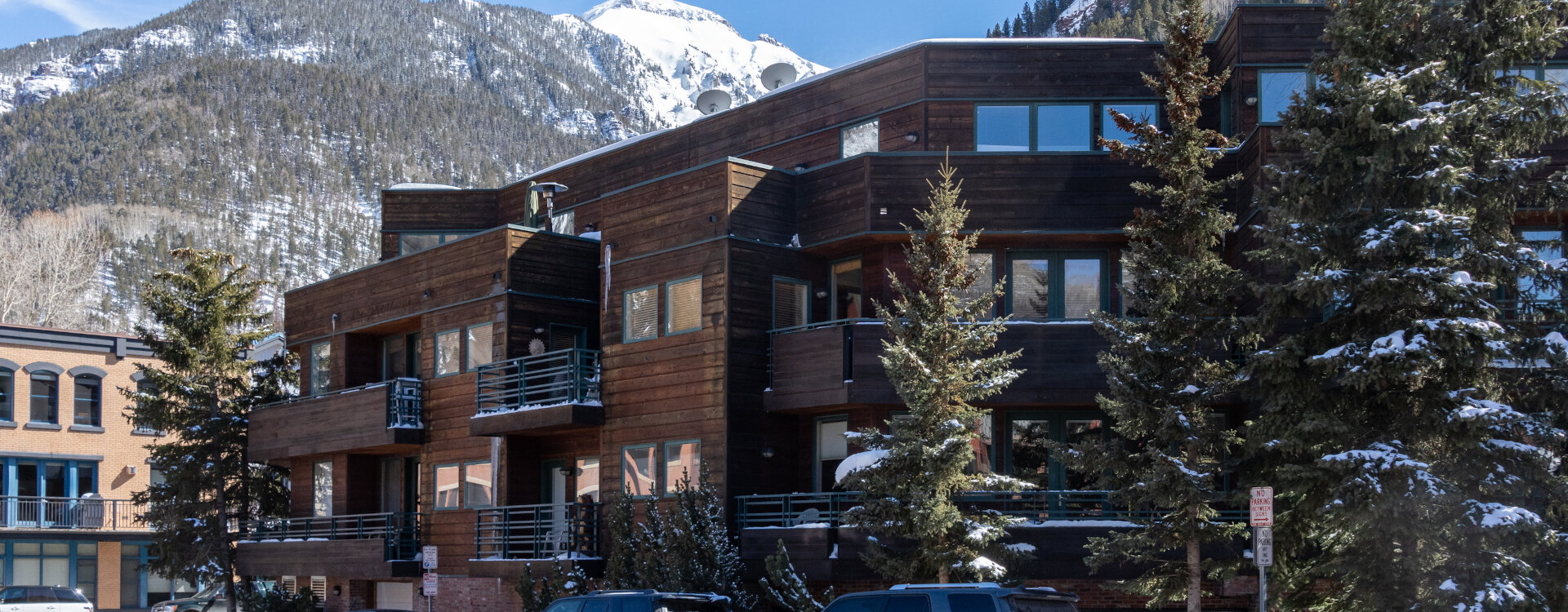 7.03-Telluride-Ice-House-220-Exterior-3