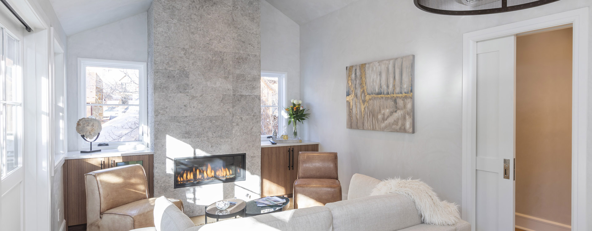 2.3-Aspen-Gondola-Telluride-Vacation-Rental-DRlrAngleRev