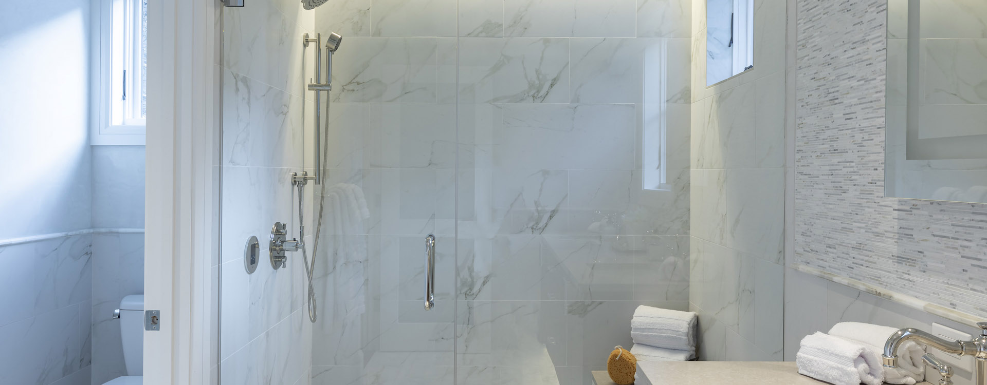 5.5-Aspen-Gondola-Telluride-Vacation-Rental-MBathShower