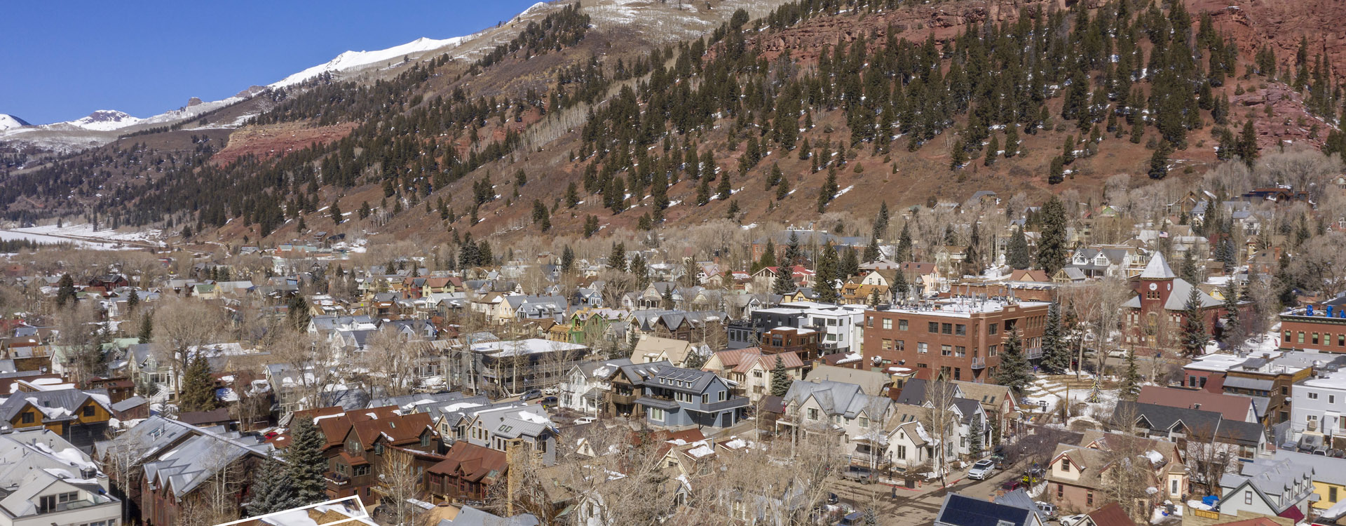 -Aspen-Gondola-Telluride-Vacation-Rental-DroneTownLines